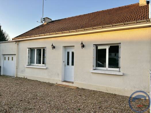 Maison de plain-pied à vendre 213 000 € 3 pièces 2 chambres 60 m² 466 m² de terrain La Ville-aux-Dames 37700