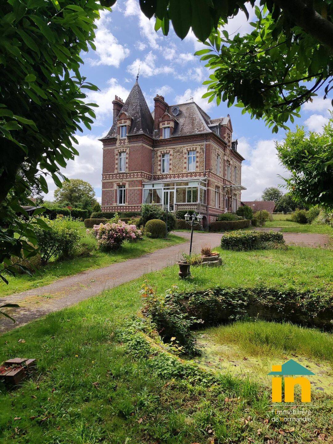Maison 12 pièces 297 m² · à L'Aigle · 297 m² · 595 000 €