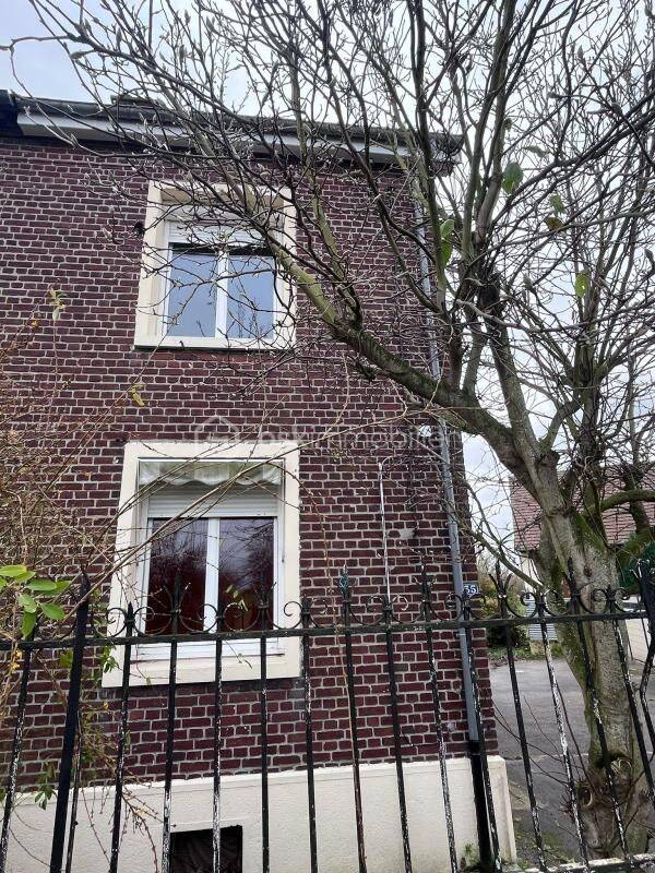 Maison 6 pièces 100 m² · à Condren · 100 m² · 121 000 €