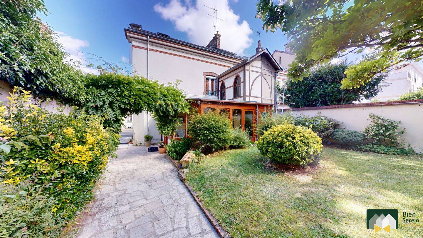 Maison 8 pièces 178 m² · à Chartres · 177,5 m² · 699 000 €