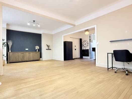 Appartement à vendre 214 000 € 4 pièces 2 chambres 113,5 m² Étage 3/4 Gare Troyes 10000