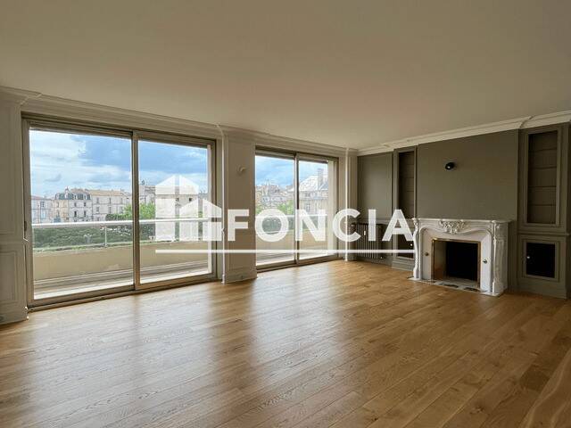 Appartement 6 pièces 187 m² · à Niort · 186,9 m² · 1 940 €/mois