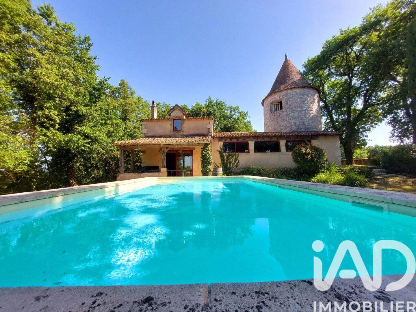 Maison 8 pièces 170 m² · à Vélines · 170 m² · 370 000 €