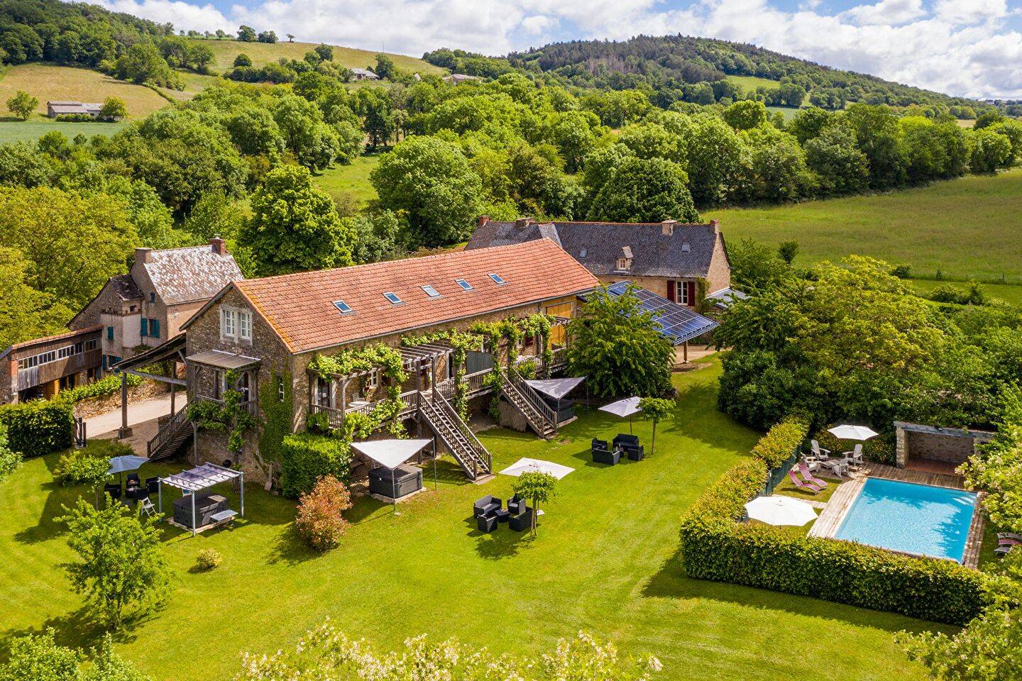 Ensemble immobilier de caractère composé d'une maison principal