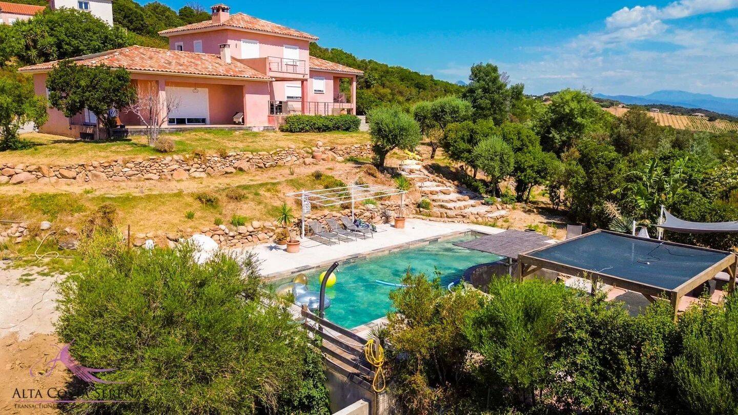 Maison 9 pièces 226 m² · à Ventiseri · 226 m² · 1 200 000 €
