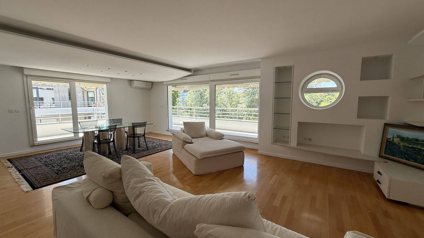 Appartement 3 pièces 105 m² · à Strasbourg · 104,5 m² · 2 330 €