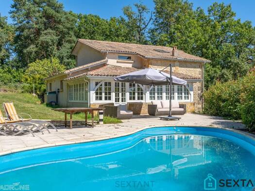 Maison à vendre 377 000 € 8 pièces 4 chambres 213 m² 7 000 m² de terrain Mouleydier 24520