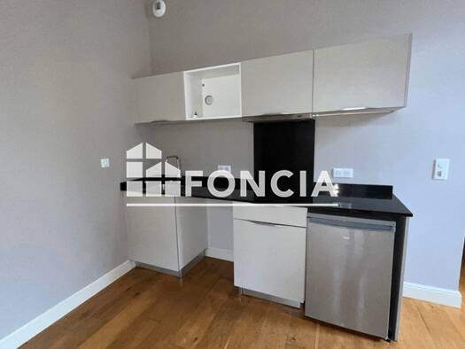 Appartement à louer 550 € 1 pièce 28,5 m² 2ème étage Quartier du Centre Le Mans 72000