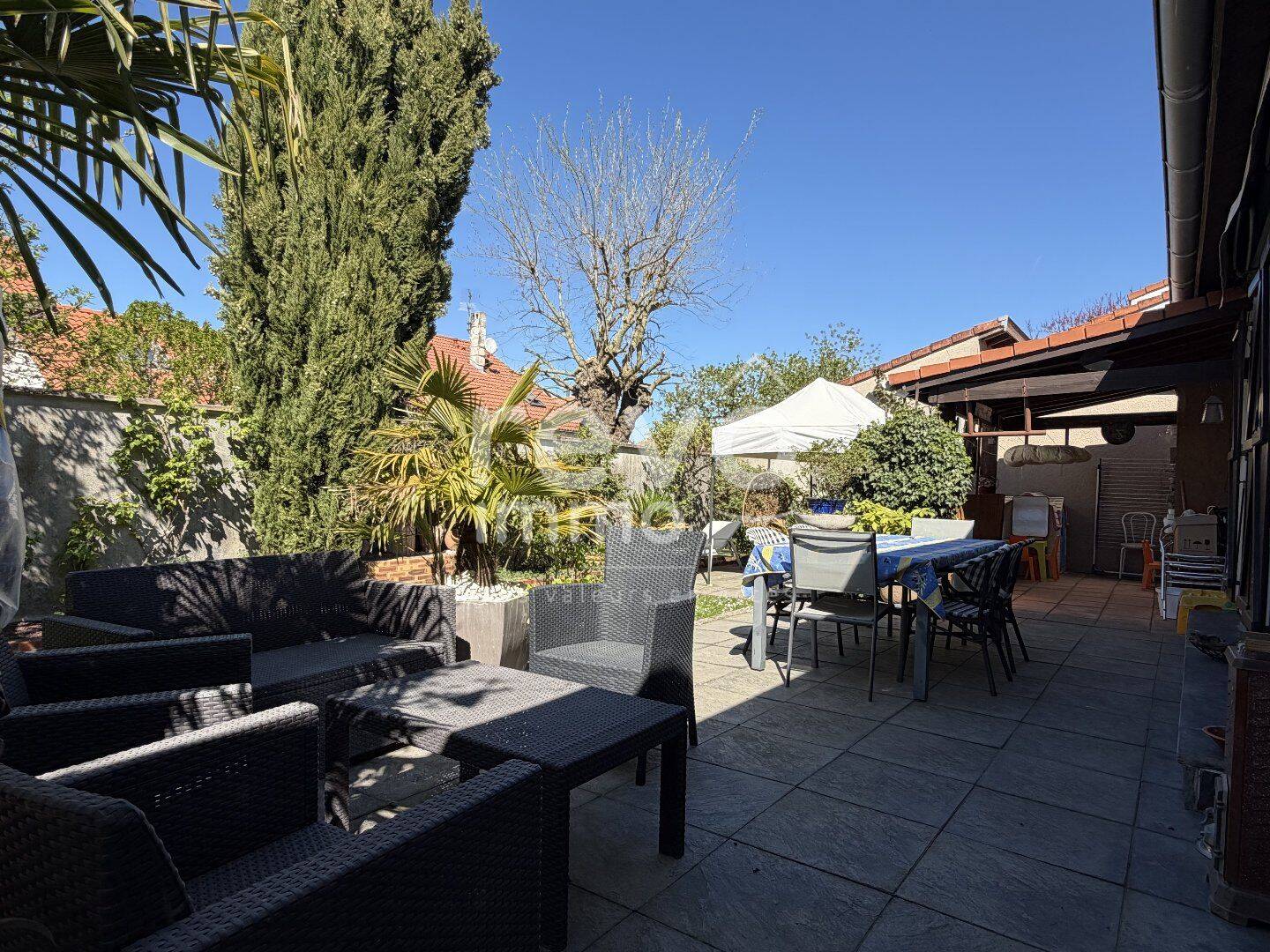 Maison 4 pièces 110 m² · à Saint-André-de-Corcy · 110 m² · 375 000 €