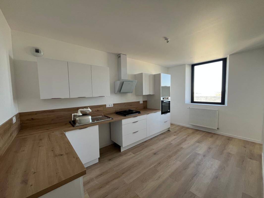 Appartement 4 pièces 108 m² · à Laon · 107,5 m² · 819 €