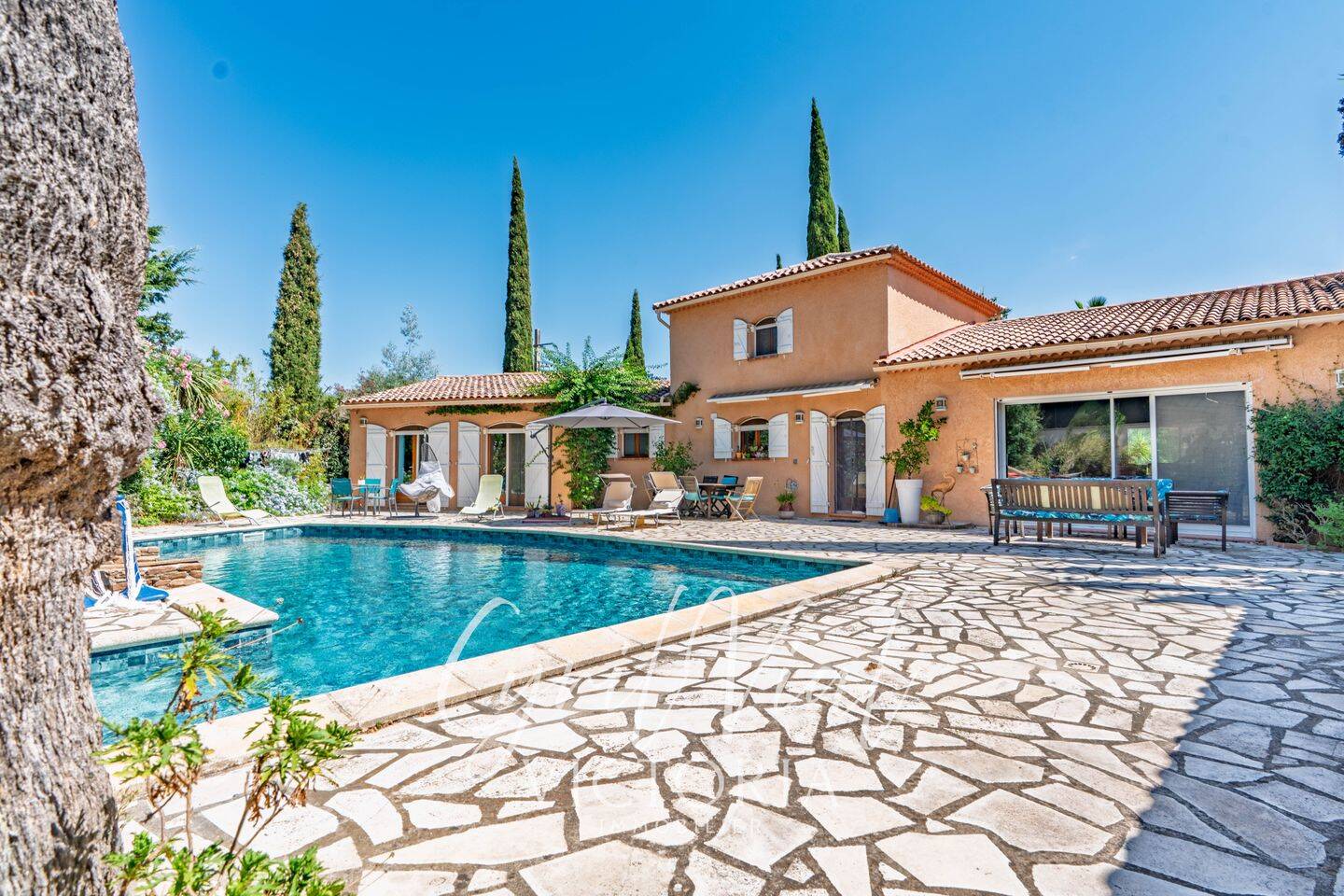 Maison 5 pièces 160 m² · à La Londe-les-Maures · 160 m² · 920 000 €
