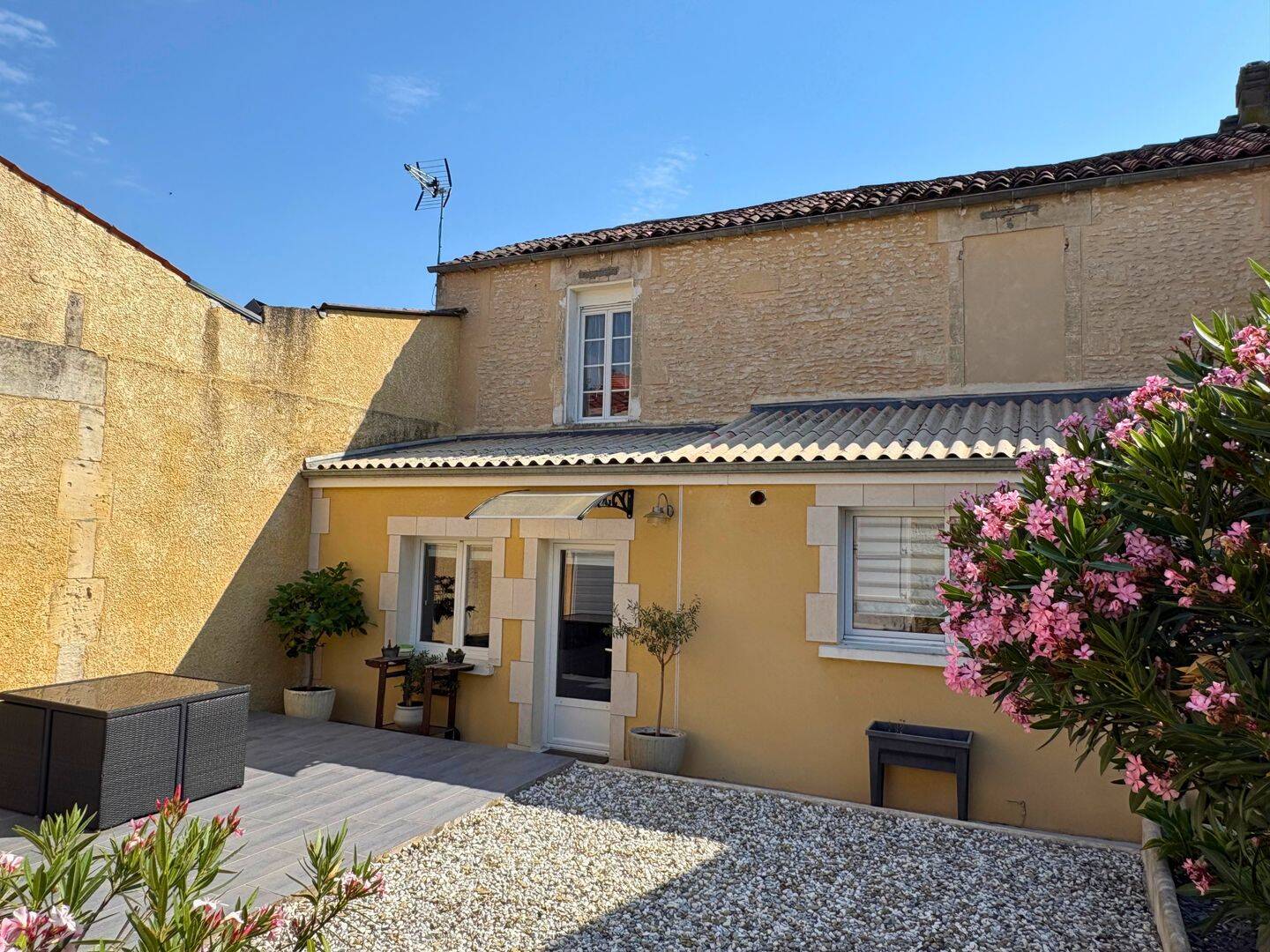 Maison 5 pièces 112 m² · à Cognac · 112 m² · 217 300 €