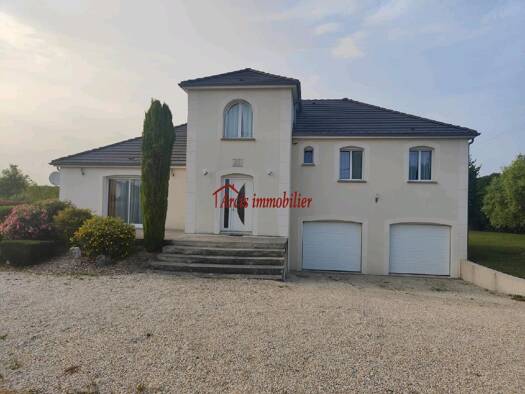 Maison à vendre 230 000 € 5 pièces 3 chambres 152 m² 1 878 m² de terrain Arcis-sur-Aube 10700