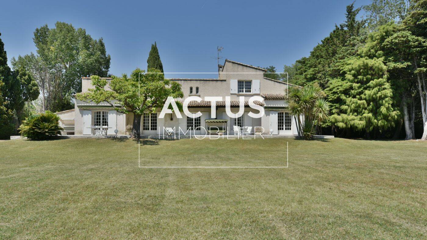Maison 8 pièces 284 m² · à Salon-de-Provence · 284 m² · 890 000 €