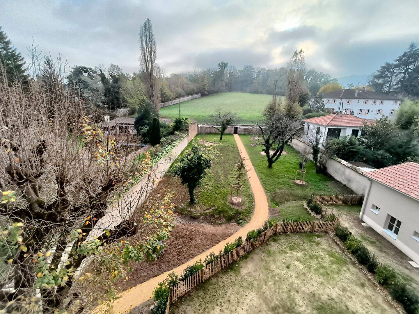 Appartement 4 pièces 69 m² · à Albigny-sur-Saône · 68,5 m² · 1 179 €/mois