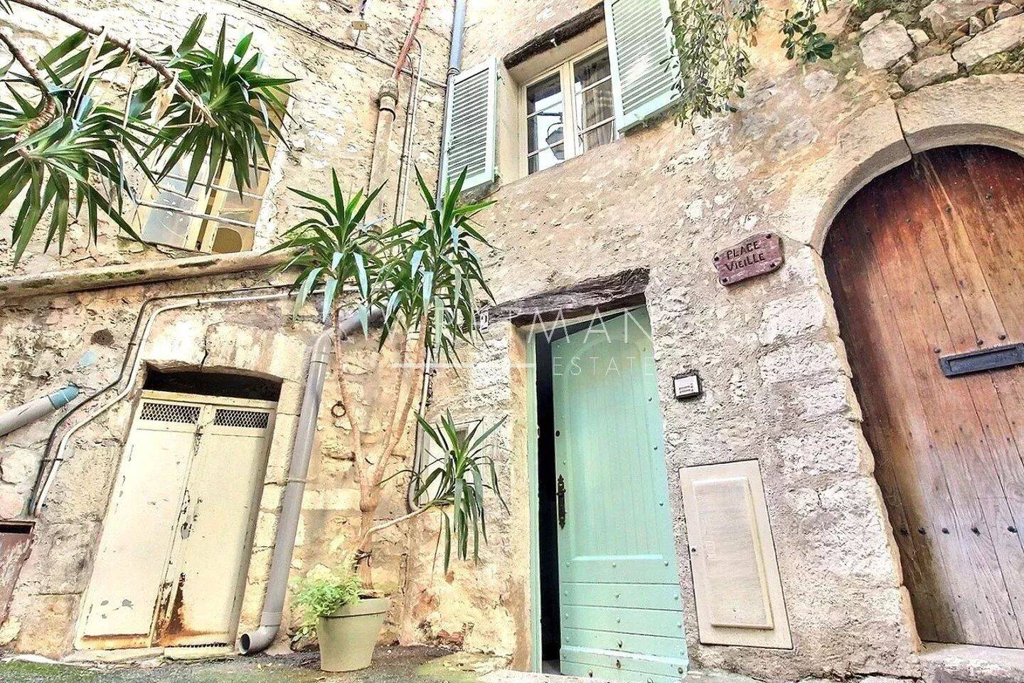 Appartement 3 pièces 73 m² · à Vence · 72,8 m² · 250 000 €