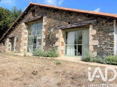 Maison 14 pièces 386 m² · à Le Girouard · 386 m² · 470 000 €