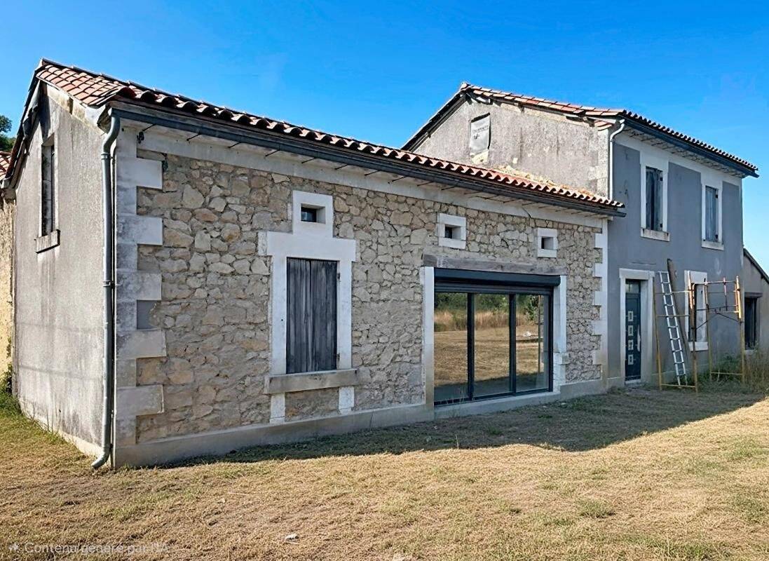 Maison 6 pièces 190 m² · à Douzillac · 190 m² · 336 000 €