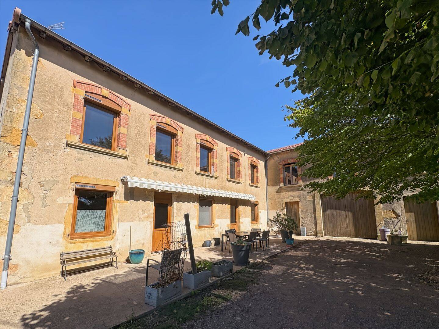 Maison 5 pièces 140 m² · à Fleury-la-Montagne · 140 m² · 289 000 €