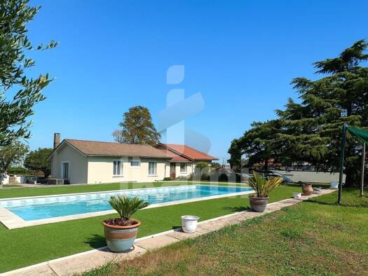 Maison à vendre 690 000 € 4 pièces 3 chambres 150,6 m² 2 050 m² de terrain Échalas 69700