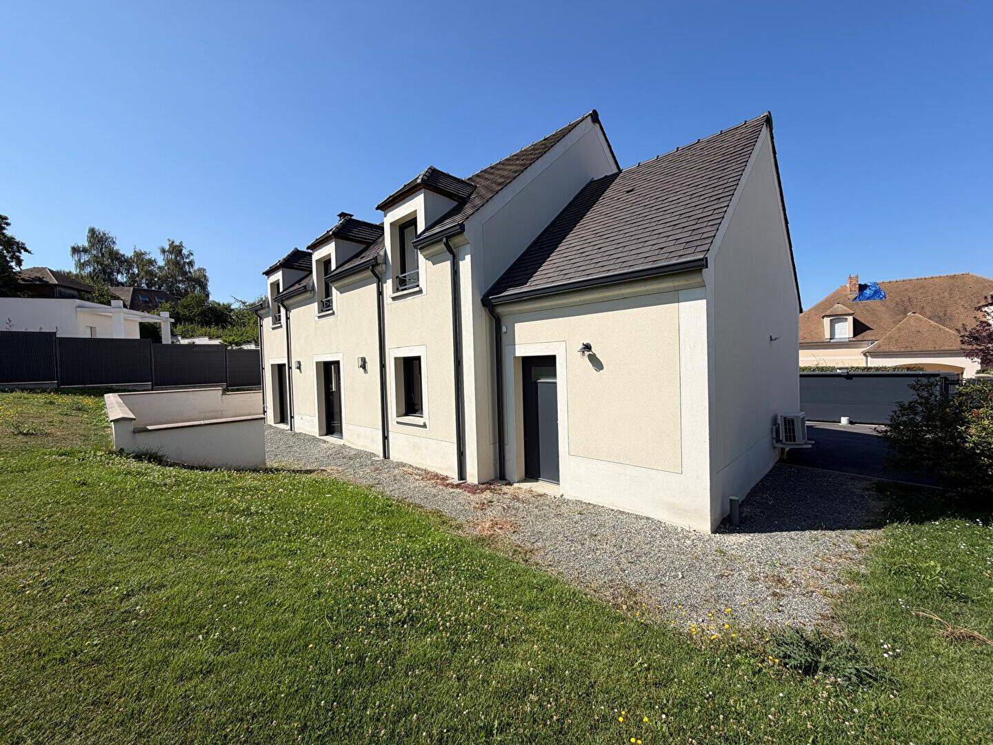 Maison 7 pièces 159 m² · à Orgeval · 159 m² · 2 790 €