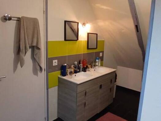 Appartement à louer 570 € 3 pièces 1 chambre 70 m² Étage 1/1 Cléguérec 56480