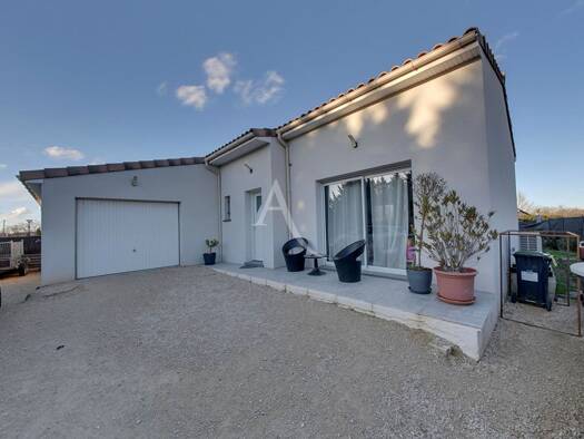Maison à vendre 270 000 € 4 pièces 3 chambres 93 m² 556 m² de terrain Montbartier 82700