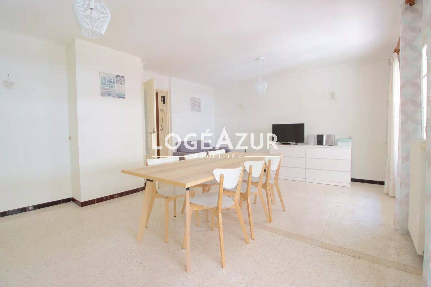 Appartement 2 pièces 60 m² · à Antibes · 59,5 m² · 950 €