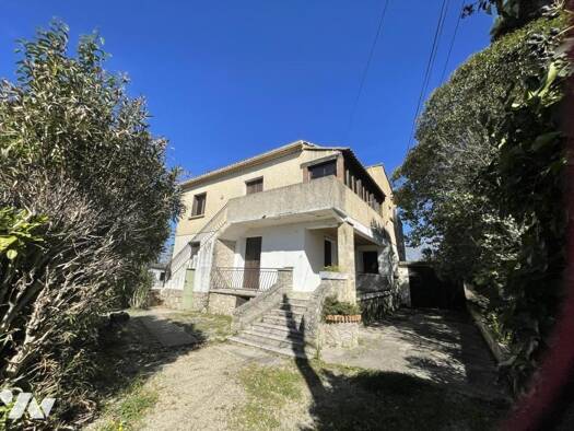 Maison à vendre 231 000 € 8 pièces 5 chambres 184 m² 657 m² de terrain Valréas 84600