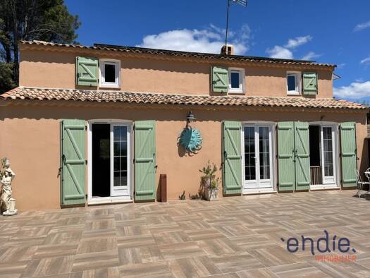 Maison à vendre 440 000 € 6 pièces 4 chambres 146 m² 3 017 m² de terrain Flayosc 83780