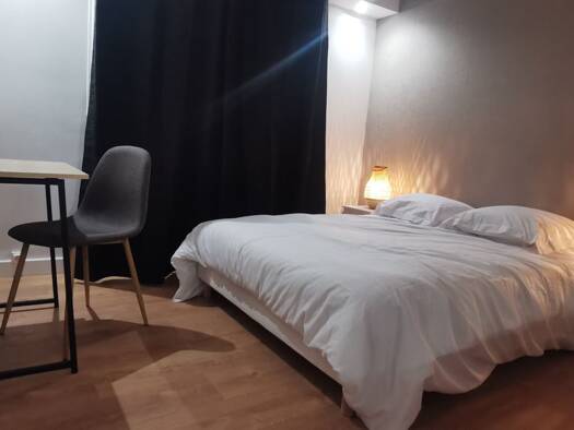 Appartement à louer 499 € 4 pièces 3 chambres 81 m² Étage 1/6 Rochepinard Tours 37000