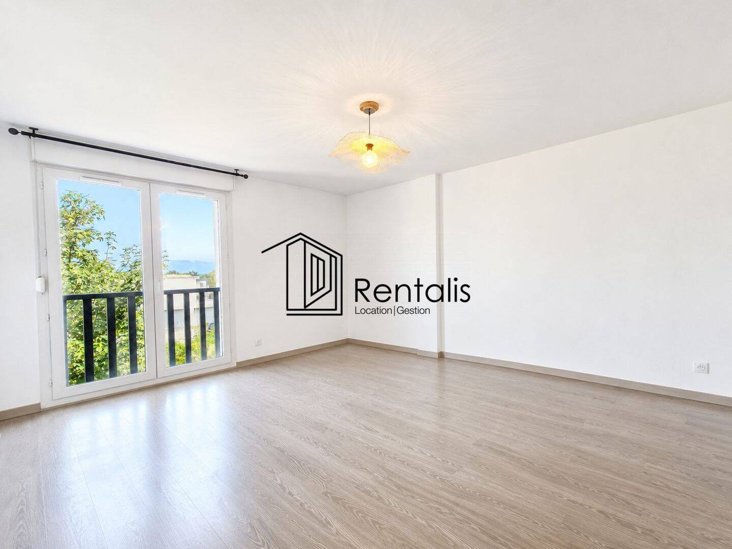 Appartement 3 pièces 70 m² · à Thoiry · 70,3 m² · 1 600 €