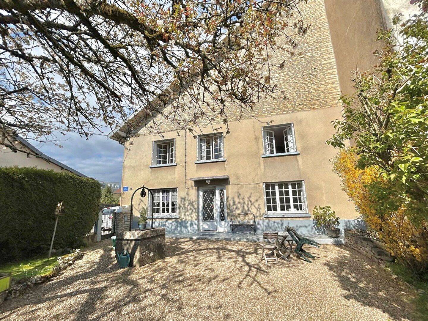 Appartement 5 pièces 101 m² · à Besançon · 101 m² · 184 000 €