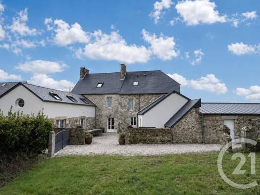 Maison à vendre 649 000 € 9 pièces 6 chambres 242,7 m² 918 m² de terrain Heugueville-sur-Sienne 50200