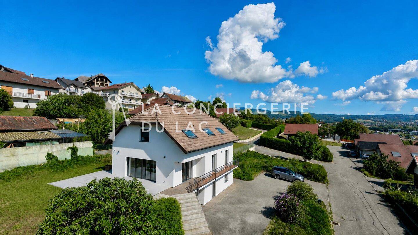 Maison 8 pièces 197 m² · à Poisy · 197 m² · 1 100 000 €