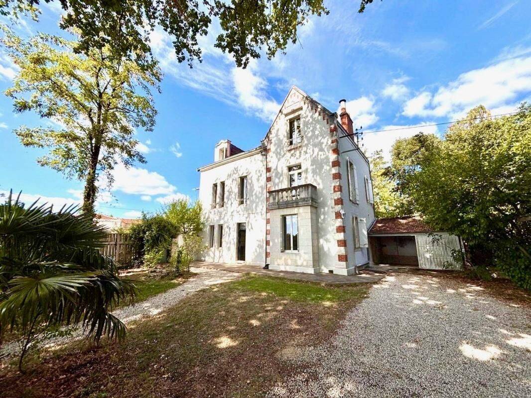 Maison 7 pièces 219 m² · à Périgueux · 218,5 m² · 1 306 €/mois