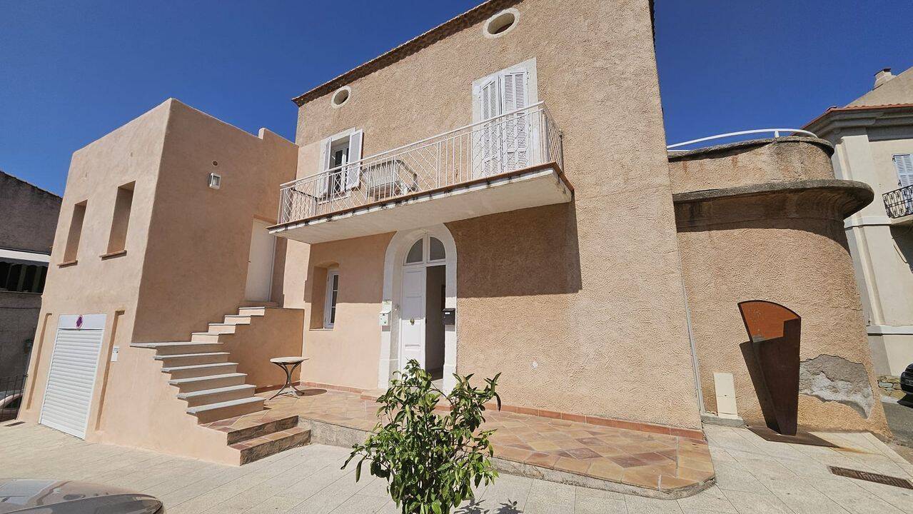 Appartement 3 pièces 72 m² · à Aregno · 72 m² · 860 €