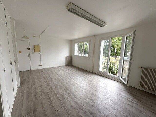 Appartement 1 pièce 33 m² · à Dourdan · 33,3 m² · 79 800 €