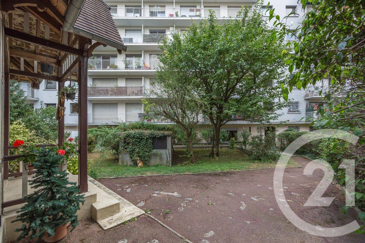 Appartement 1 pièce 30 m² · à Saint-Maur-des-Fossés · 29,6 m² · 158 000 €