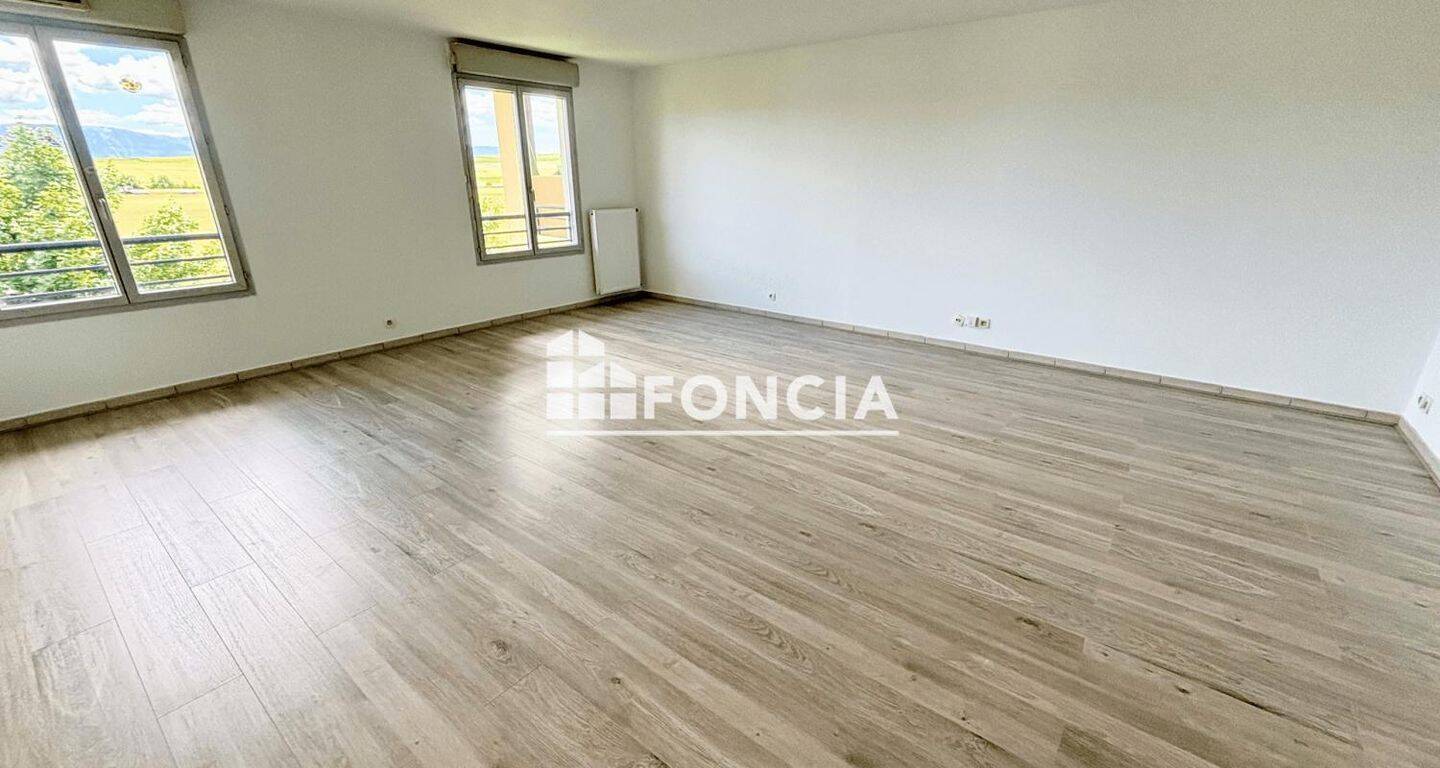 Appartement 5 pièces 121 m² · à Saint-Genis-Pouilly · 121,2 m² · 1 484 €/mois