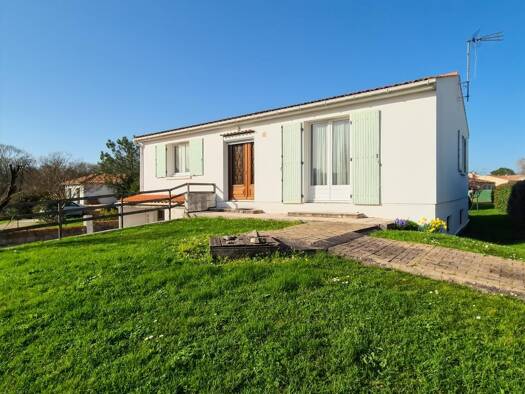 Maison à vendre 199 500 € 4 pièces 3 chambres 82 m² 904 m² de terrain Breuil-Magné 17870