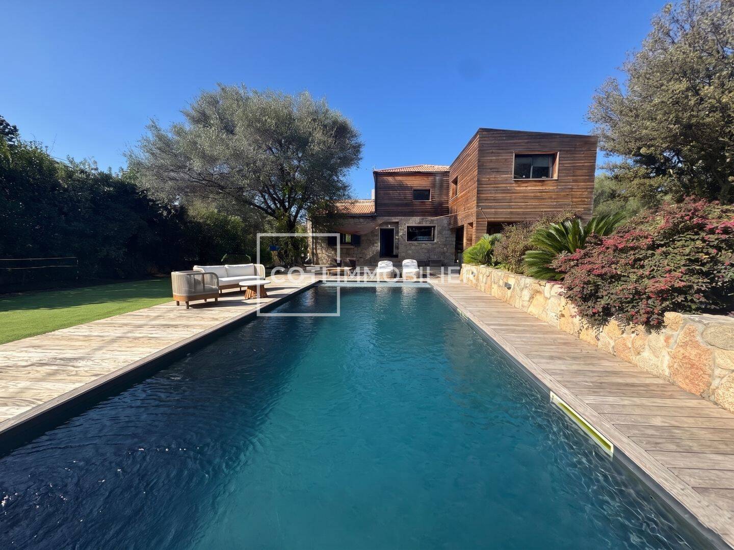Maison 10 pièces 285 m² · à Olmeto · 285 m² · 1 100 000 €