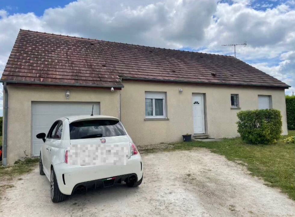 Maison 4 pièces 99 m² · à Villevoques · 99 m² · 900 €/mois