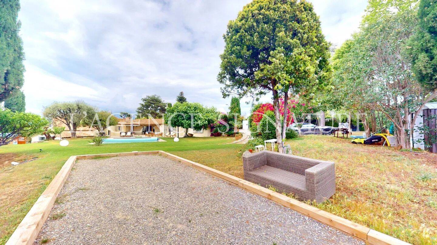 A LOUER NICE FABRON - VILLA 6P AVEC PISCINE — 21