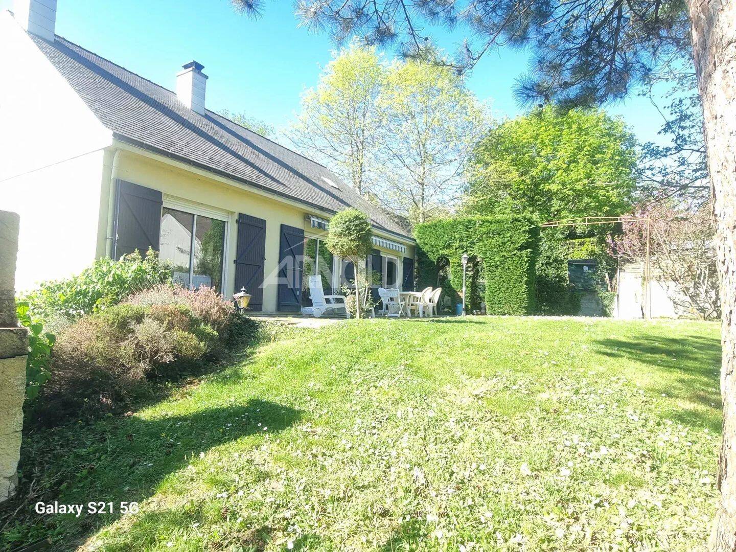 Maison 8 pièces 110 m² · à Saint-Étienne-de-Montluc · 110 m² · 407 400 €