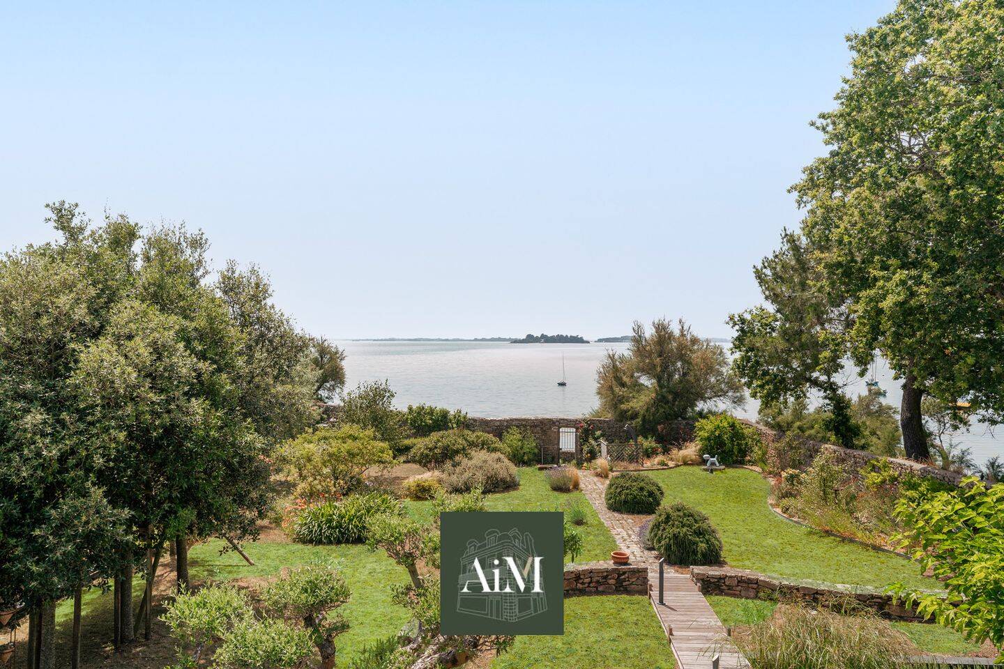 Maison 6 pièces 195 m² · à Séné · 195 m² · 2 490 000 €