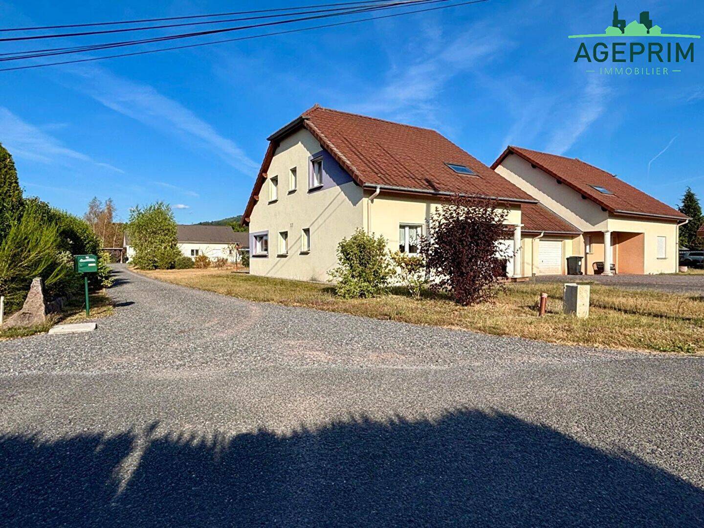 Maison 7 pièces 135 m² · à Anould · 135,3 m² · 1 050 €