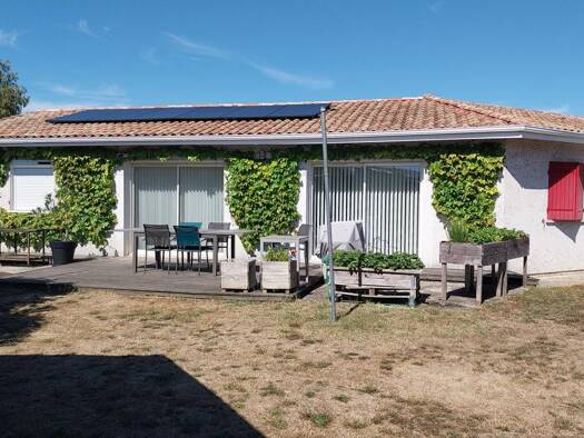 Maison de plain-pied à vendre 283 500 € 6 pièces 4 chambres 119 m² 1 470 m² de terrain Cissac-Médoc 33250