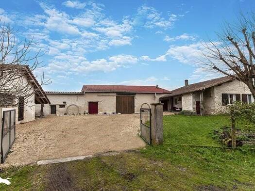 Maison à vendre 236 700 € 6 pièces 4 chambres 161 m² 4 928 m² de terrain Petit-Bersac 24600