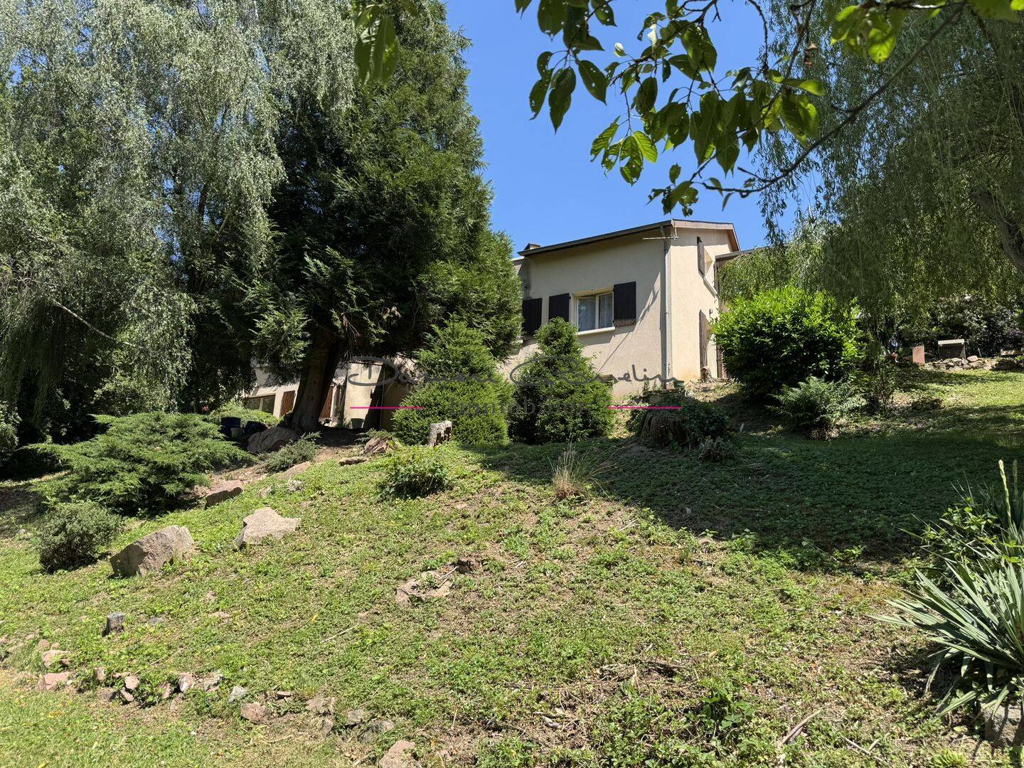 Maison 7 pièces 260 m² · à Amplepuis · 260 m² · 295 000 €